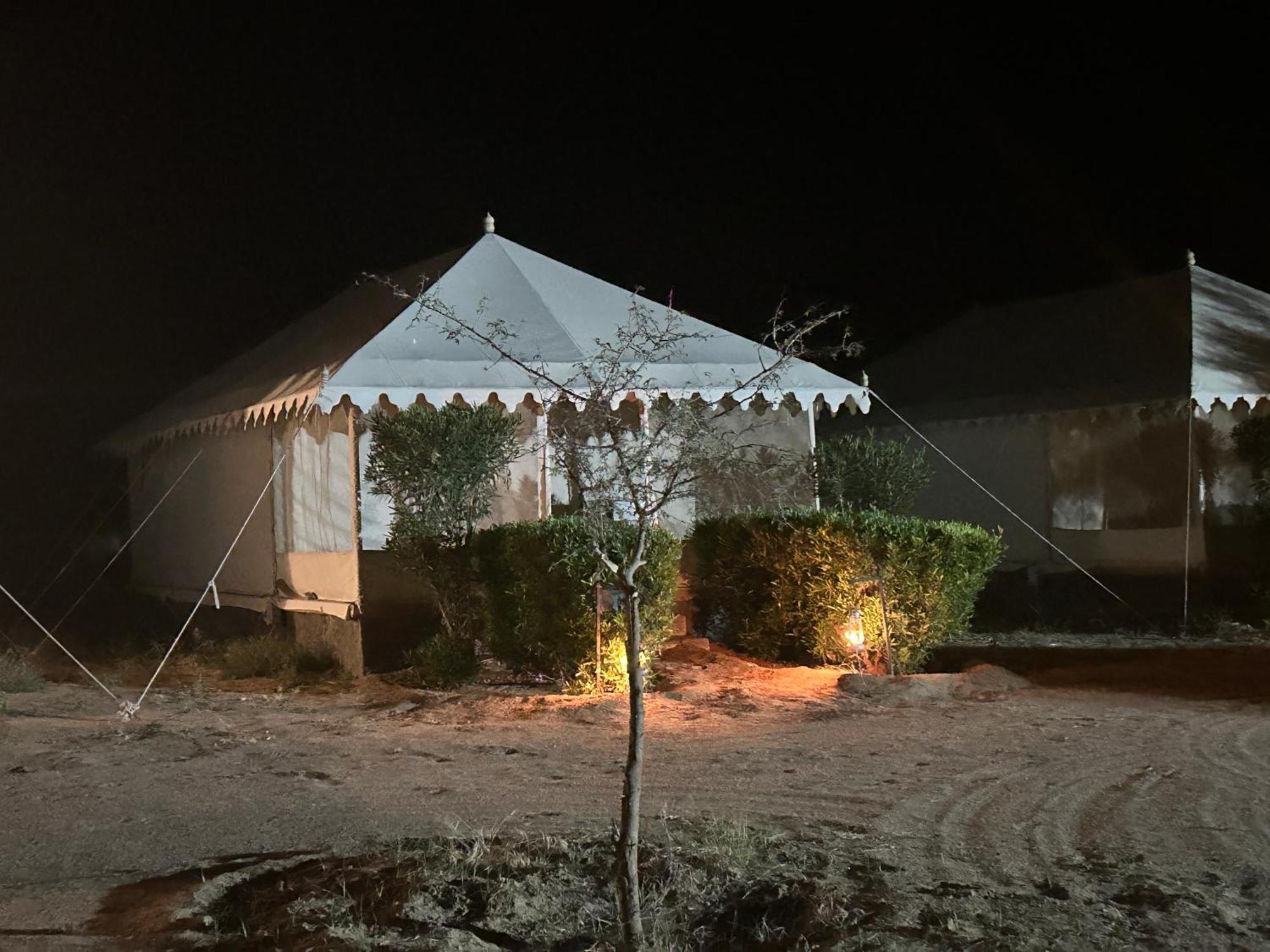 Sunny Desert Camp Kuri Ngoại thất bức ảnh
