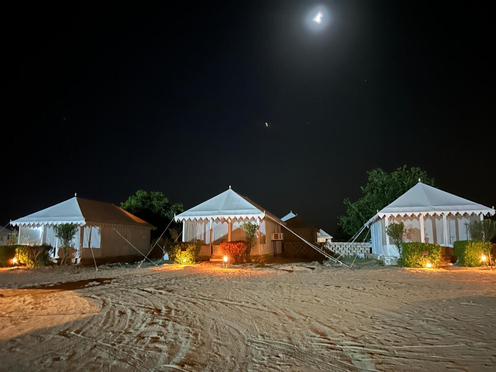 Sunny Desert Camp Kuri Ngoại thất bức ảnh