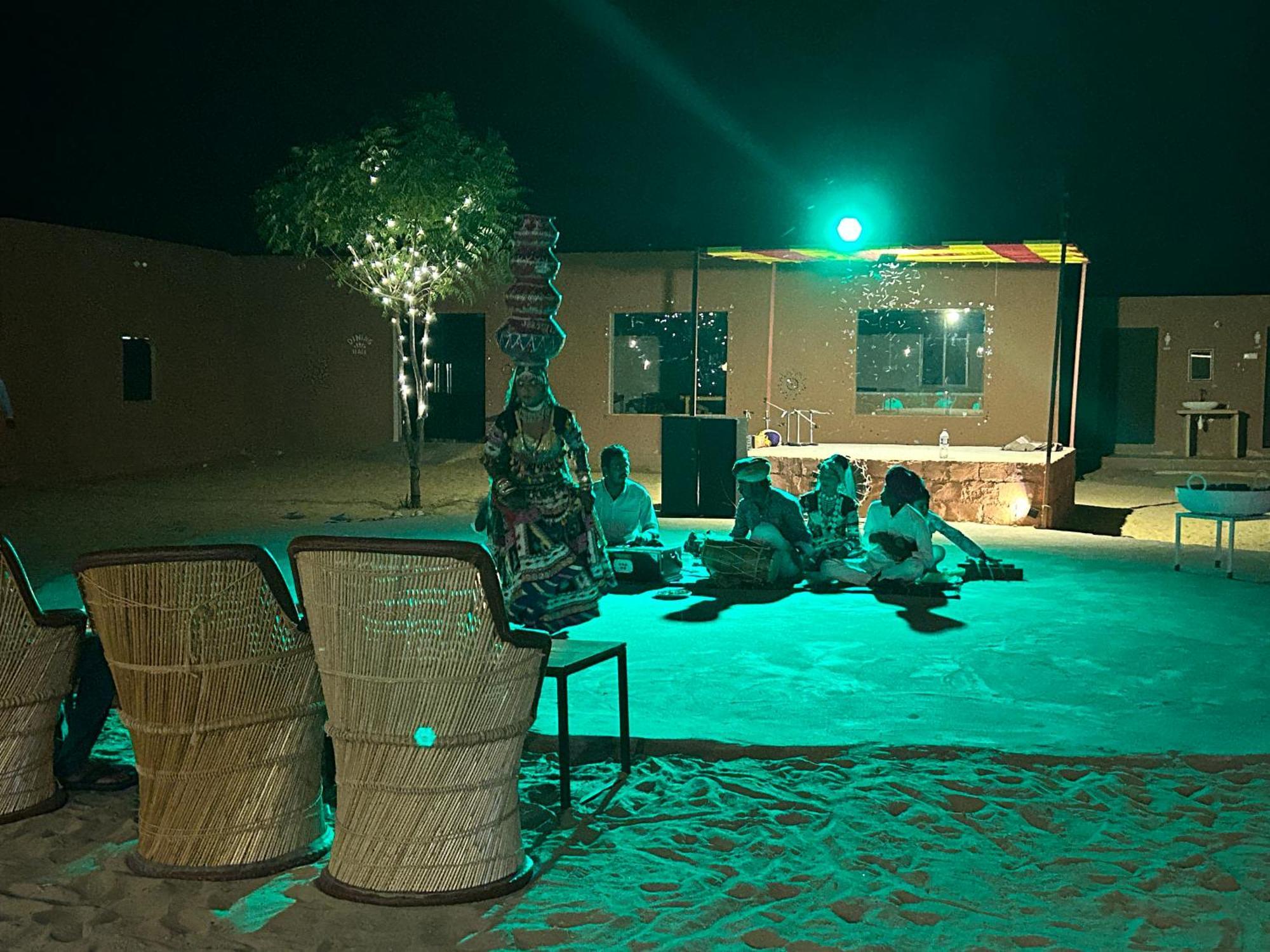 Sunny Desert Camp Kuri Ngoại thất bức ảnh