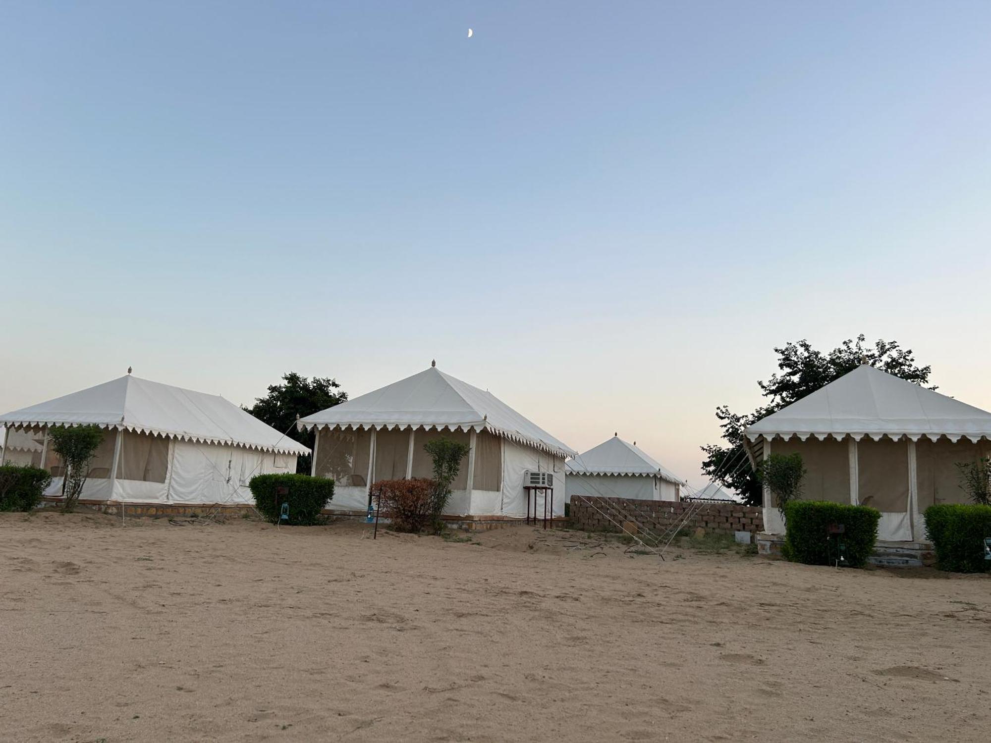 Sunny Desert Camp Kuri Ngoại thất bức ảnh