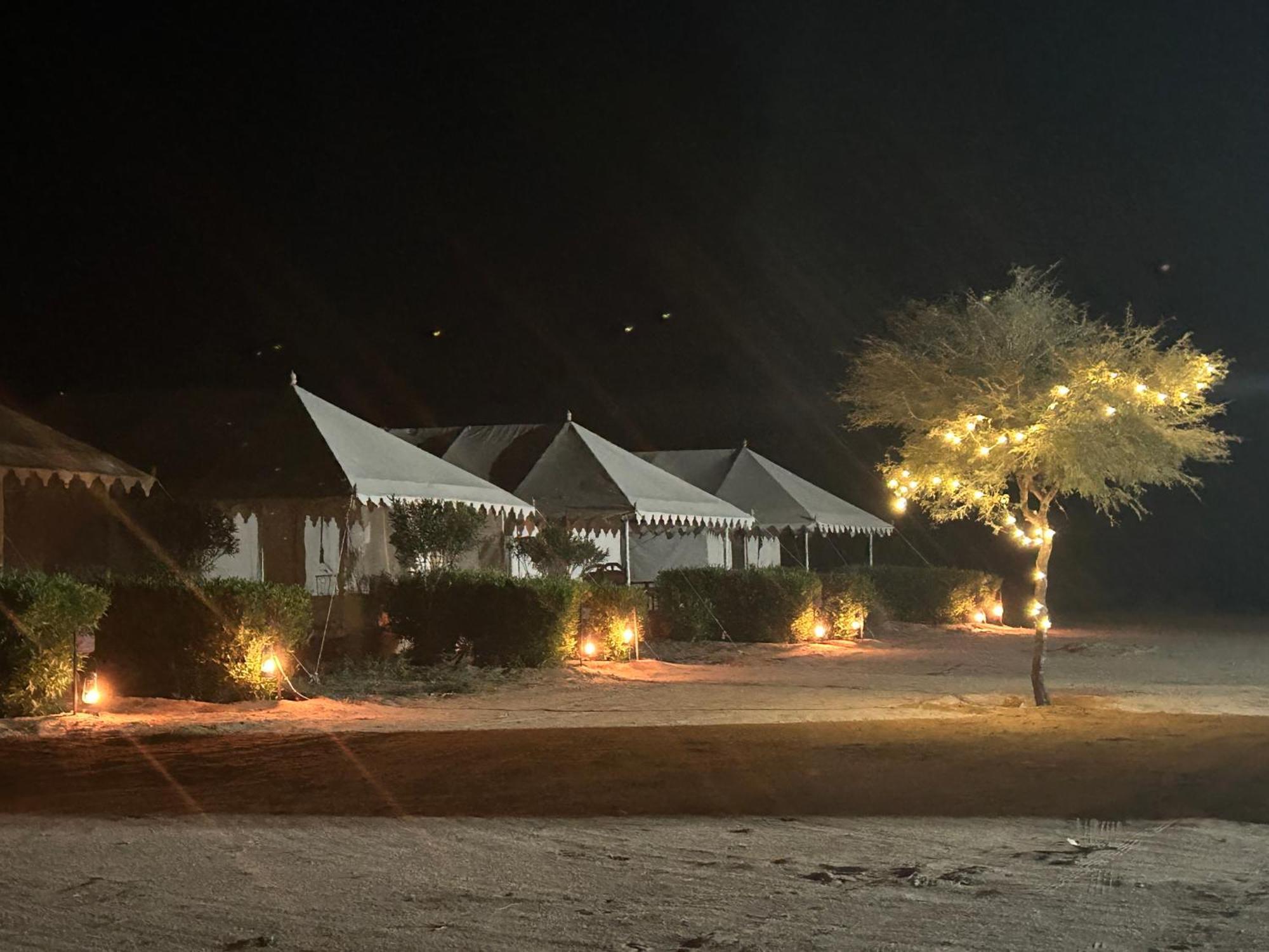 Sunny Desert Camp Kuri Ngoại thất bức ảnh