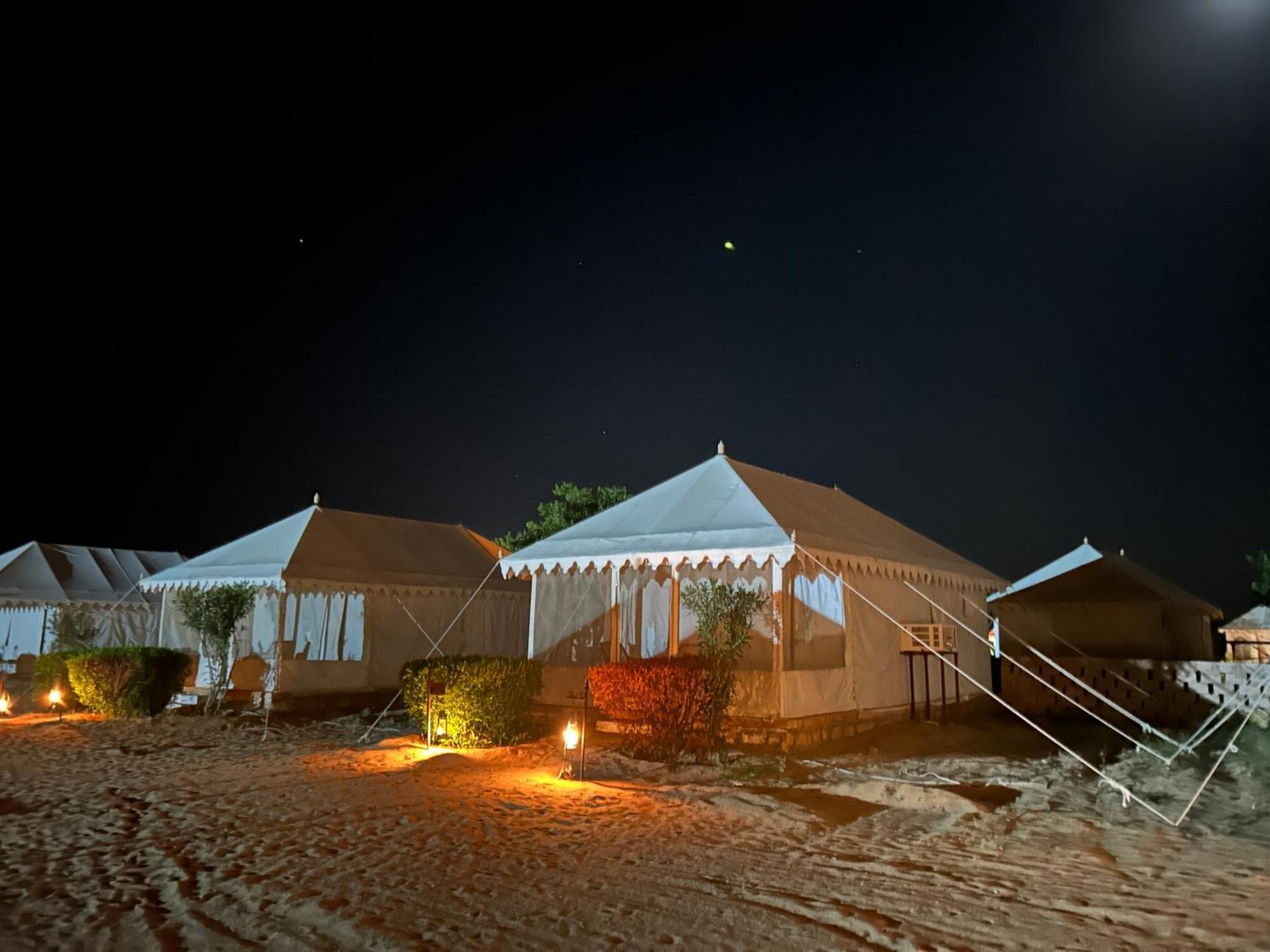 Sunny Desert Camp Kuri Ngoại thất bức ảnh